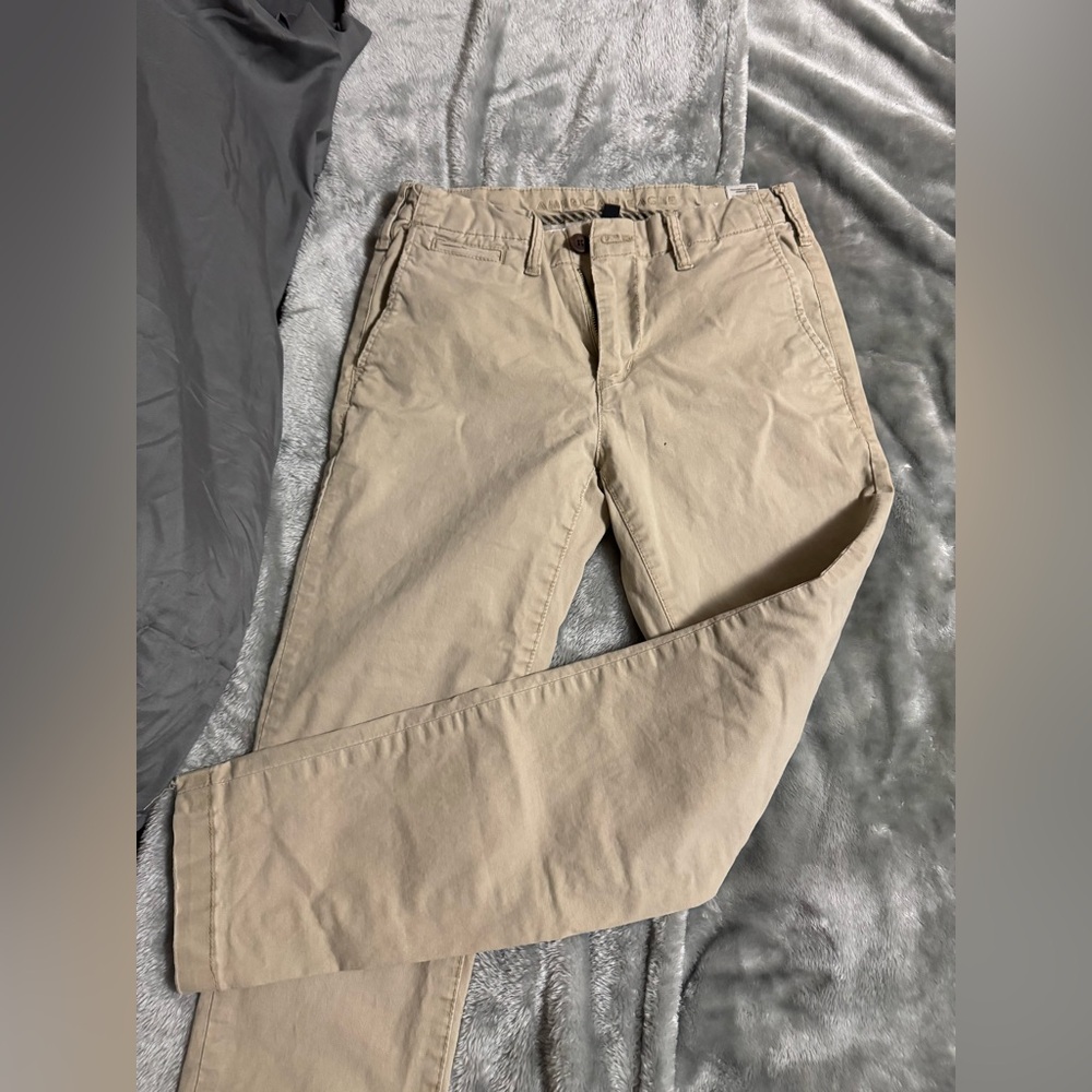 american eagle kakhis